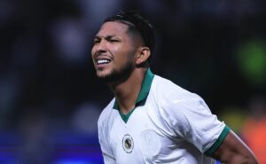 rony revela bastidores do palmeiras e projeta vencer o vasco: “focar e aproveitar”