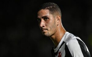 empresário de praxedes afirma que o meia do vasco não recebeu nenhuma proposta