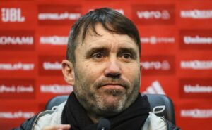 internacional enfrenta o criciúma com muito desfalques ofensivos e sem centroavante