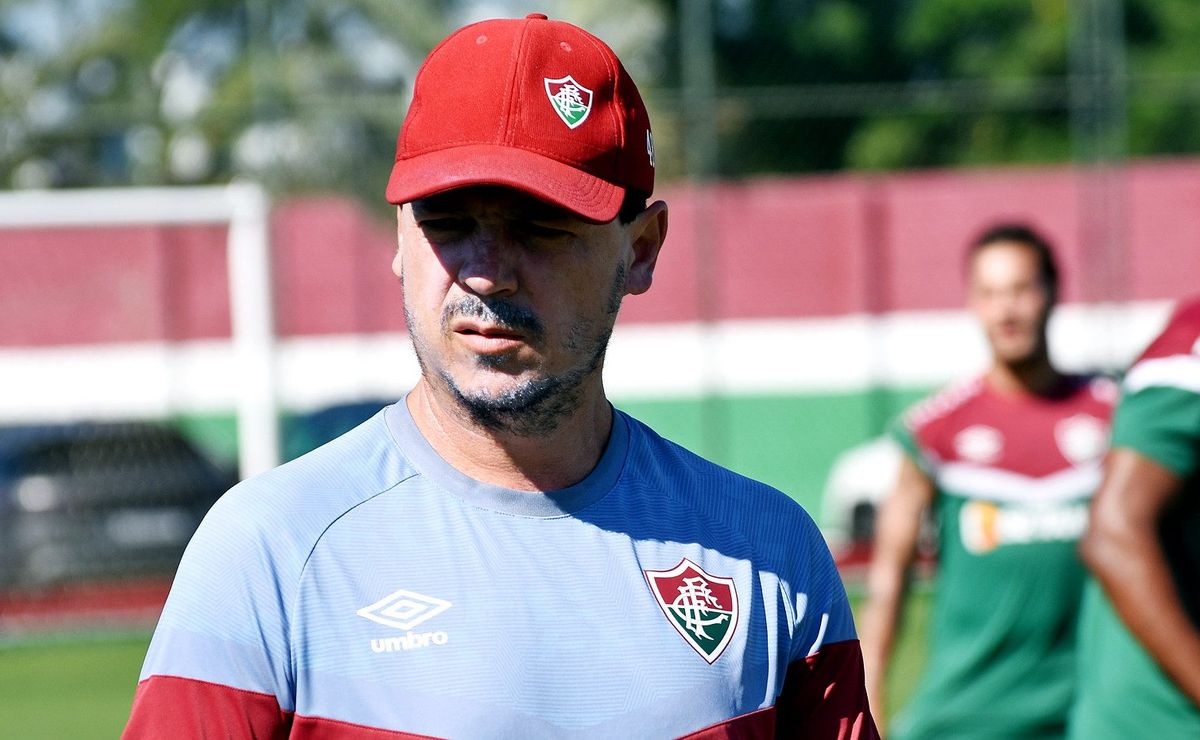 diniz intensifica trabalho nos bastidores para aliviar pressão no fluminense diante do cruzeiro