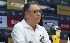r$ 500 mil por mês: marcelo teixeira decide assinar nova contratação de peso no santos e pedrinho segue na pauta