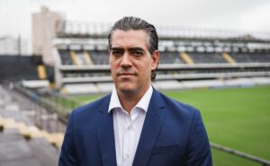 paulo bracks causa influência e santos contrata gente nova para o departamento de futebol