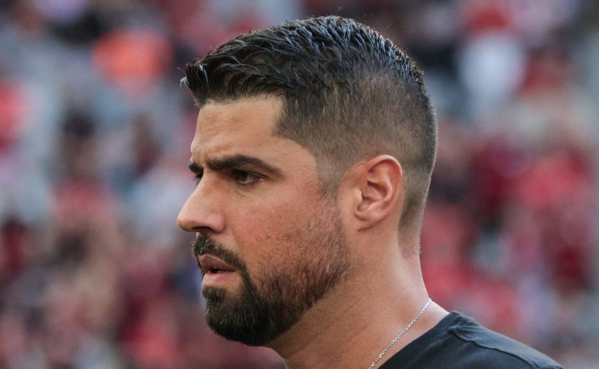 “joga quem quer”: antónio oliveira não poupa e ‘manda a real’ sobre momento do corinthians