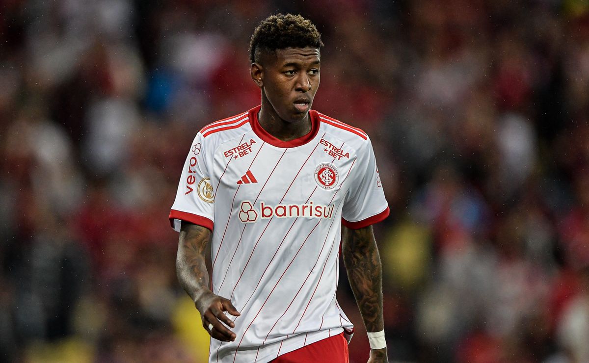 inter recebe proposta oficial do west ham por vitão e decide sobre venda  