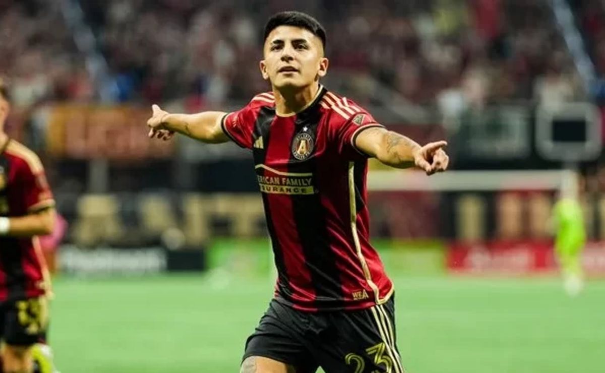 textor desembolsa r$ 100 milhões para vencer a concorrência com o boca júniors e fechar com thiago almada