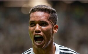 especulado no santos, pedrinho não renova com o atlético e volta ao shakhtar