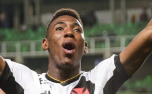 saída de léo pelé do vasco tem nova informação e zagueiro recebe novas cobiças do exterior