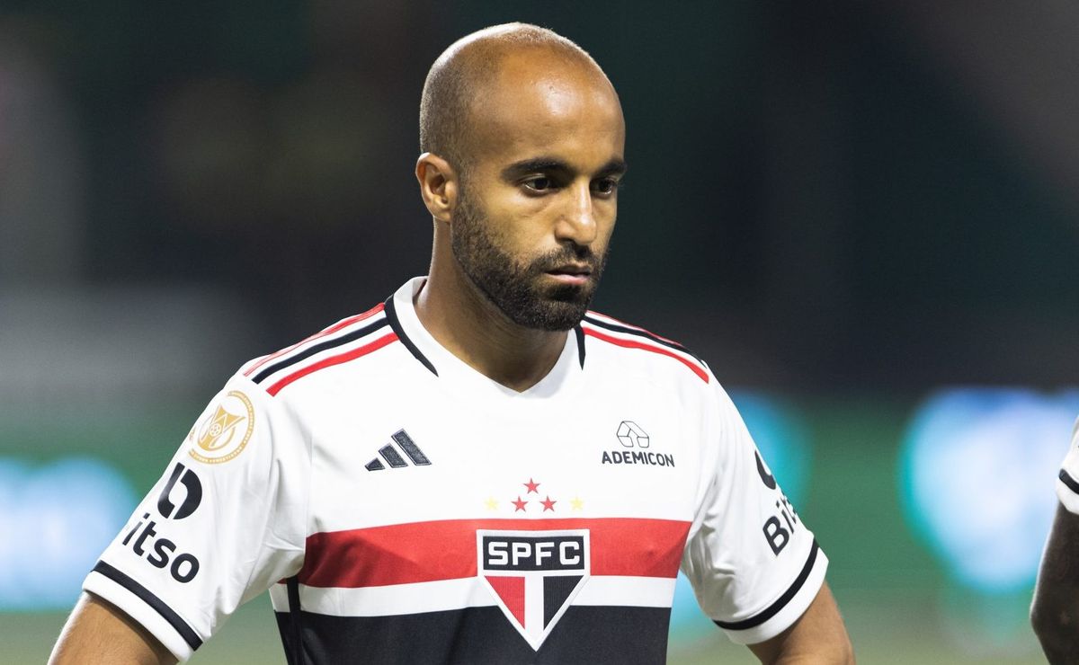 zubeldía vive impasse sobre função de lucas moura no são paulo
