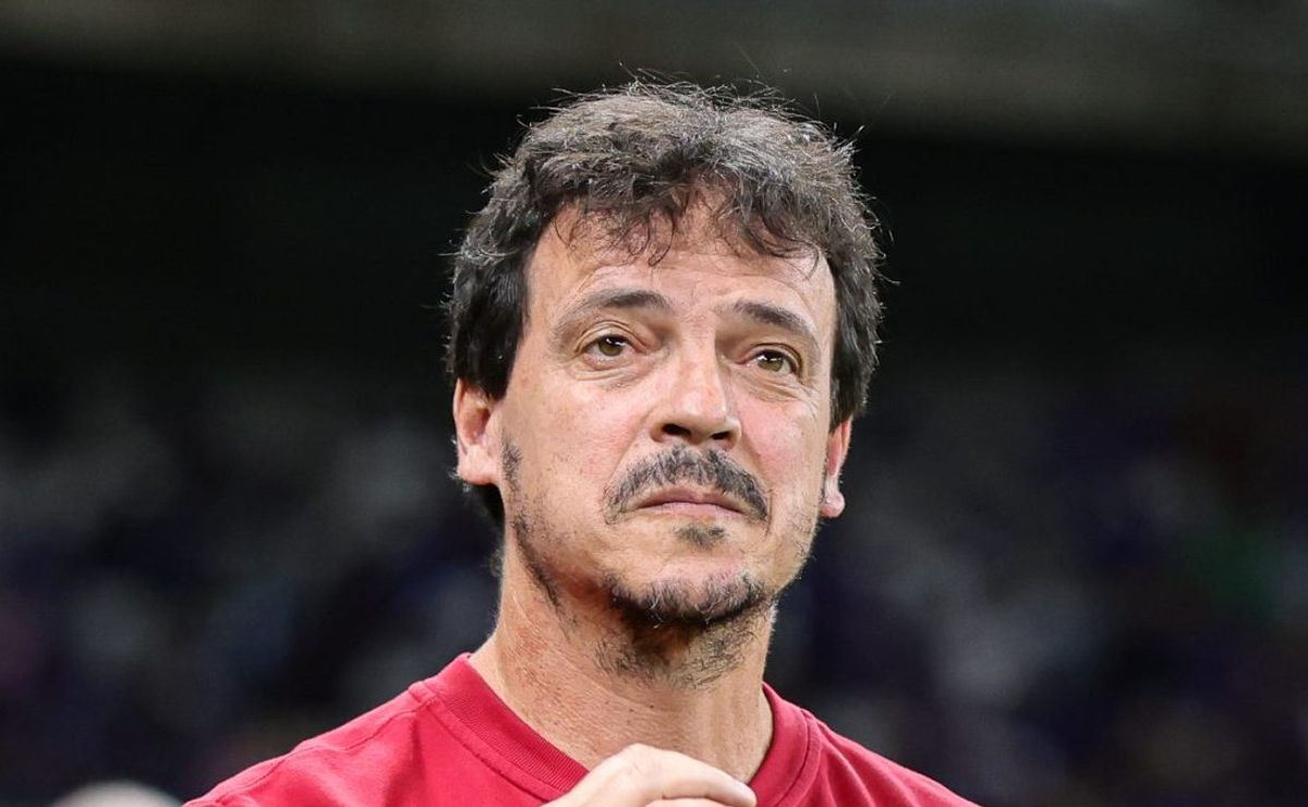 demissão de fernando diniz pode acontecer no fluminense e diretoria avalia quatro nomes