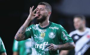 cbf divulga ao palmeiras áudio do var em gol anulado de zé rafael: "dá uma triscada"