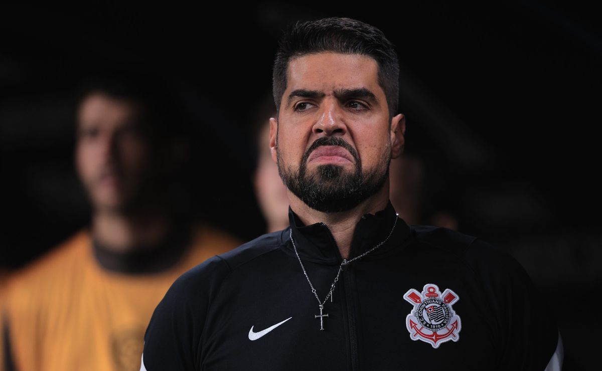 crise no corinthians: saída de carlos miguel deixa antónio oliveira bravo e técnico pode sair