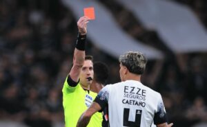 corinthians é o segundo time da série a com mais cartões vermelhos em 2024