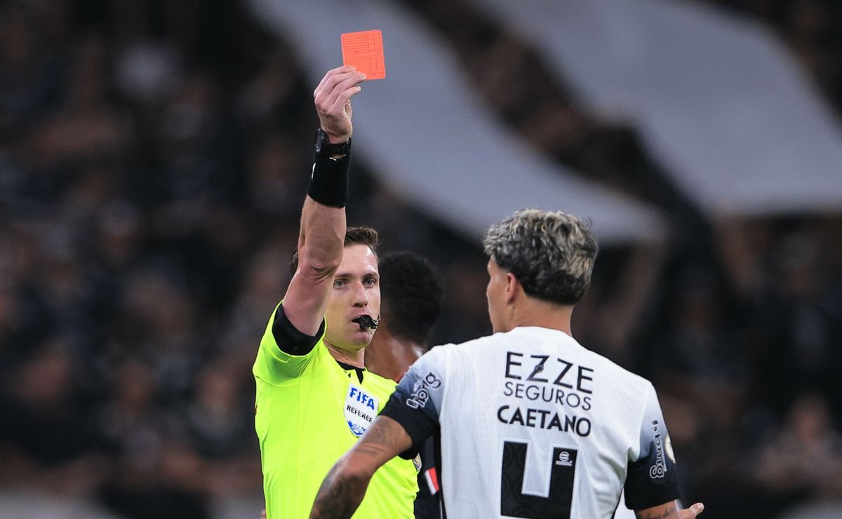 corinthians é o segundo time da série a com mais cartões vermelhos em 2024