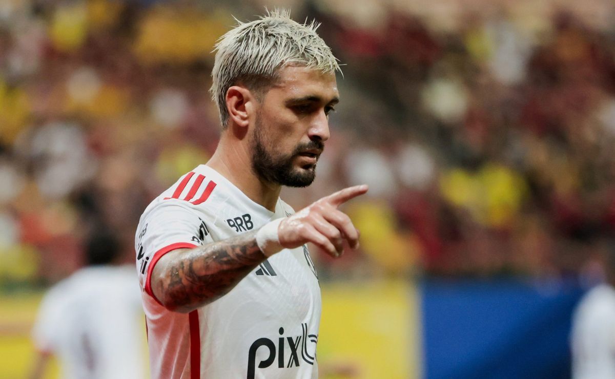 matheus bachi exalta a importância de arrascaeta ao flamengo: "é o jogador pensador"