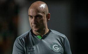 zanardi, técnico do goiás, elogia santos, mas faz ressalva: "tivemos a infelicidade do tadeu"