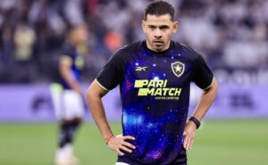 Óscar romero faz análise curiosa do corinthians após enfrentar irmão gêmeo