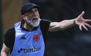 Álvaro pacheco, treinador do vasco, elogia palmeiras de abel: "vão lutar para ser campeões"