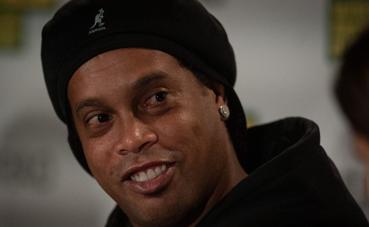 ronaldinho explica campanha publicitária e diz: “eu nunca abandonaria a torcida pelo brasil”