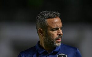 arthur jorge se revolta com atuação do var no clássico entre vasco x botafogo: “não pode passar impune”