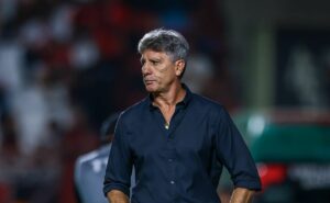 atitude de renato com rodrigo ely gera repercussão no grêmio: “implorando pra ser demitido”