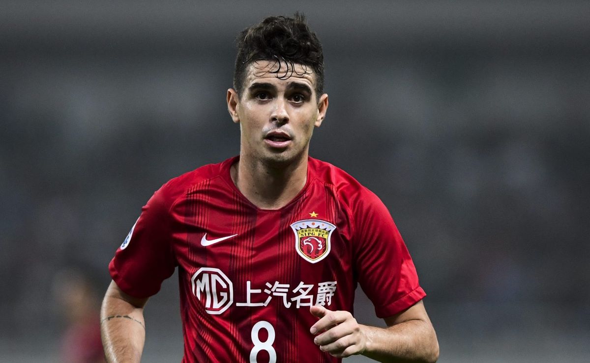 empresário de oscar nega vinda do meia ao flamengo em julho: “esquece”