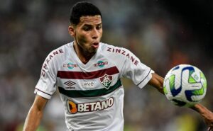 clube da série a tem interesse no volante alexsander, do fluminense