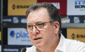 santos de marcelo teixeira avança por saída de atacante para o moreirense (por)