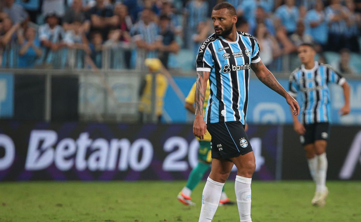 torcedores do grêmio criticam mais um jogo de jp galvão: "é um absurdo"