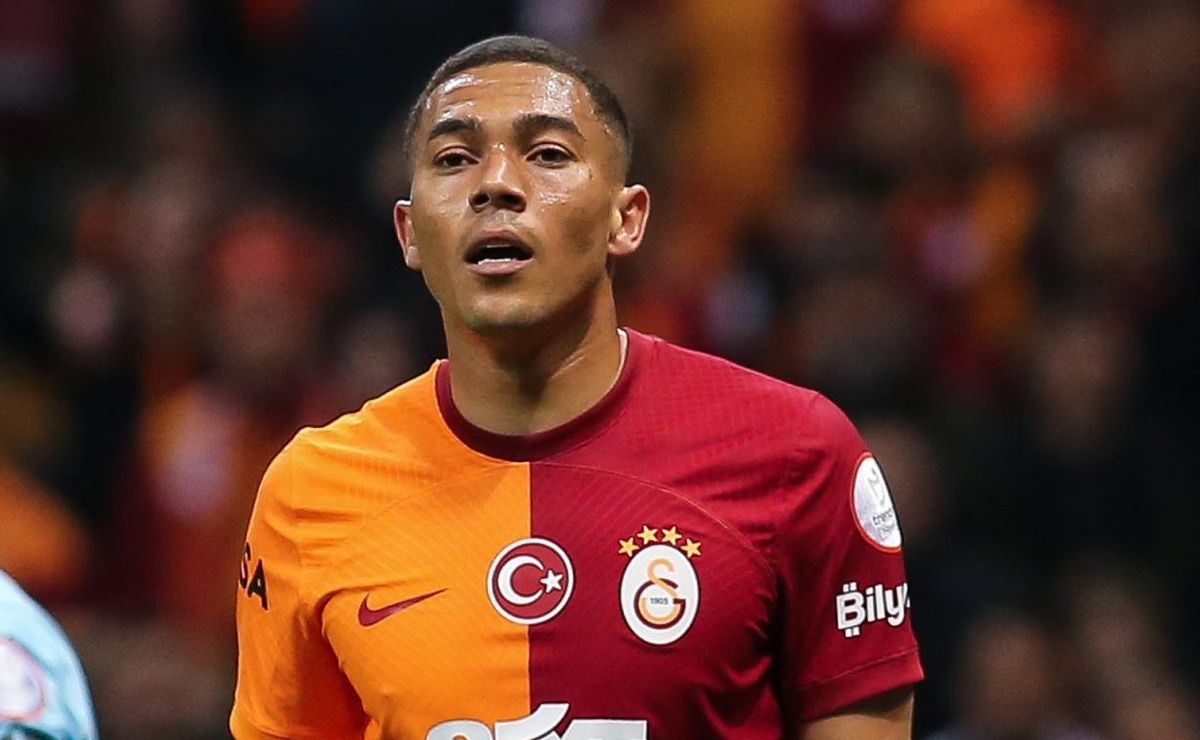 palmeiras quer superar renato portaluppi e assinar com carlos vinícius, do fulham ing