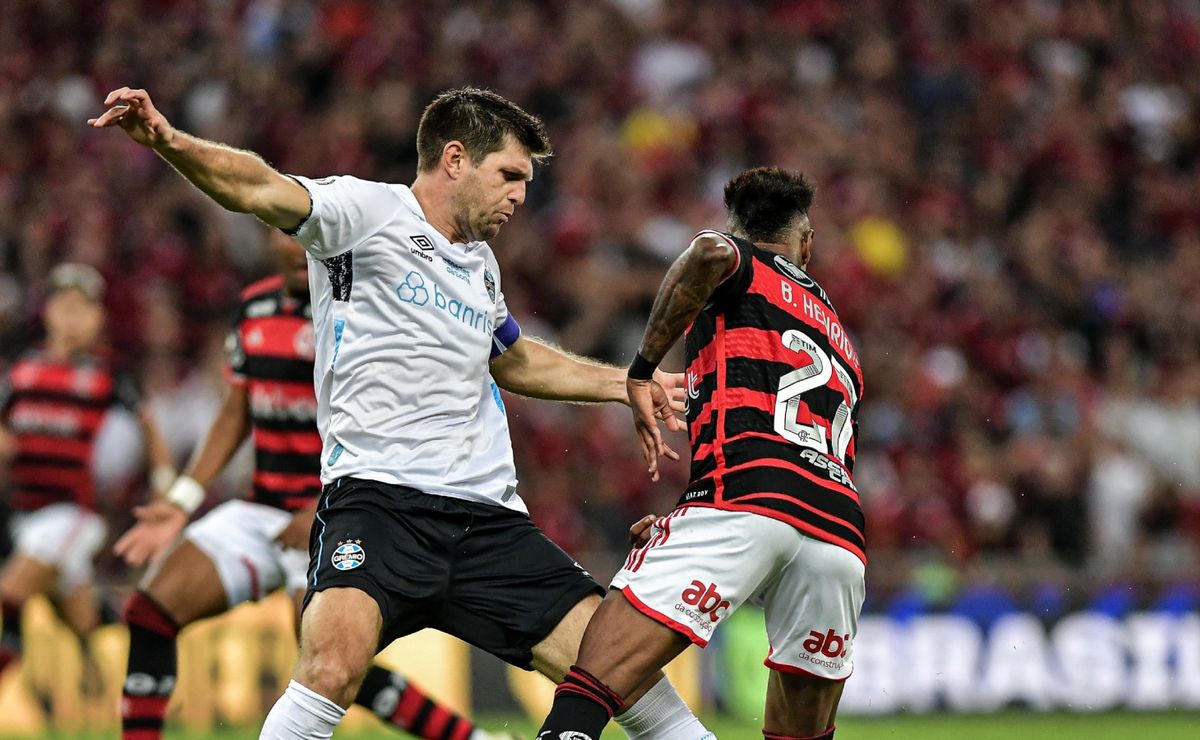 kannemann desfalca grêmio contra botafogo após forçar terceiro cartão amarelo diante do flamengo