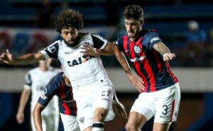 atlético tem bom retrospecto contra o san lorenzo mas já foi eliminado no único mata mata do confronto; veja