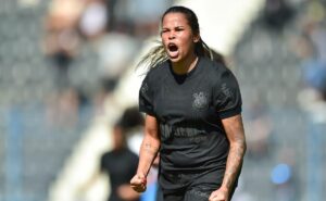 sem arthur elias e grandes nomes, corinthians feminino mostra poder de reação e briga por título