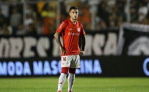 fernando e bustos desfalcam o internacional na próxima rodada do brasileirão