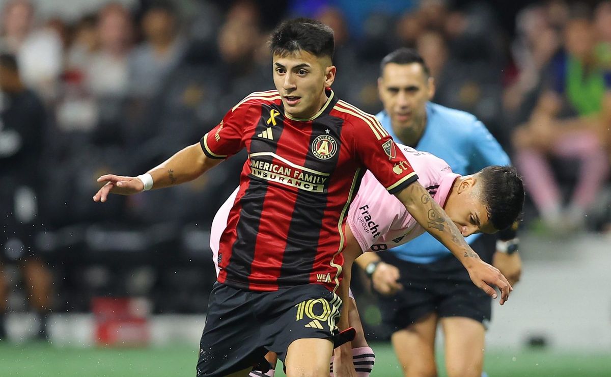 thiago almada fica perto de assinar com a eagle football, de john textor