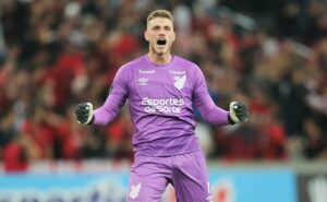 athletico pr terá desfalques de bento e canobbio por oito rodadas do brasileirão