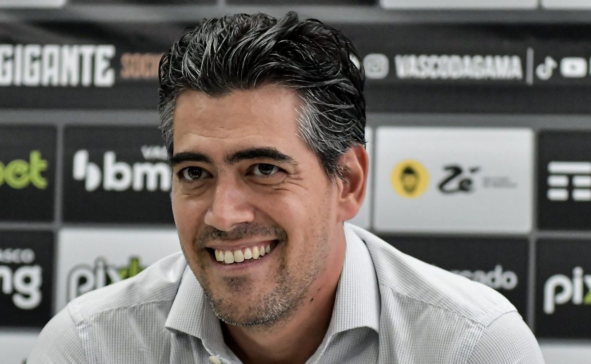 após contratação de paulo bracks, santos negocia com thiago gasparino, ex corinthians