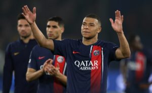 kylian mbappé dever herdar camisa número 9, que era de karin benzema, no real madrid