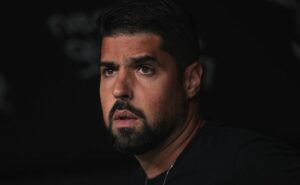 antónio oliveira responde sobre demissão no corinthians: "trabalho árduo"