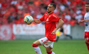 internacional empate com criciúma e hyoran é criticado pelo torcedor colorado