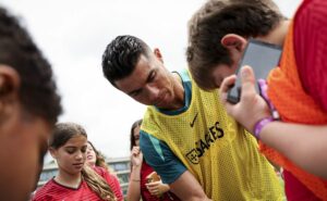 cristiano ronaldo vive dia de goleiro na seleção de portugal