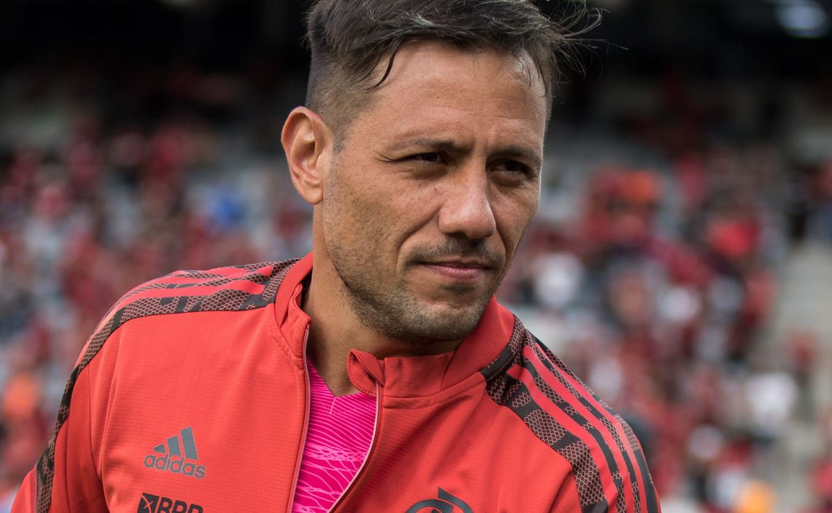 diego alves está assinando com rival do flamengo e informação chega na torcida