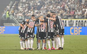 no duelo contra o palmeiras, atlético busca manter aproveitamento de 100% contra times do eixo na arena mrv