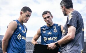 atlético conversa com santos para a contratação de joão schmidt; patrick pode entrar no negócio