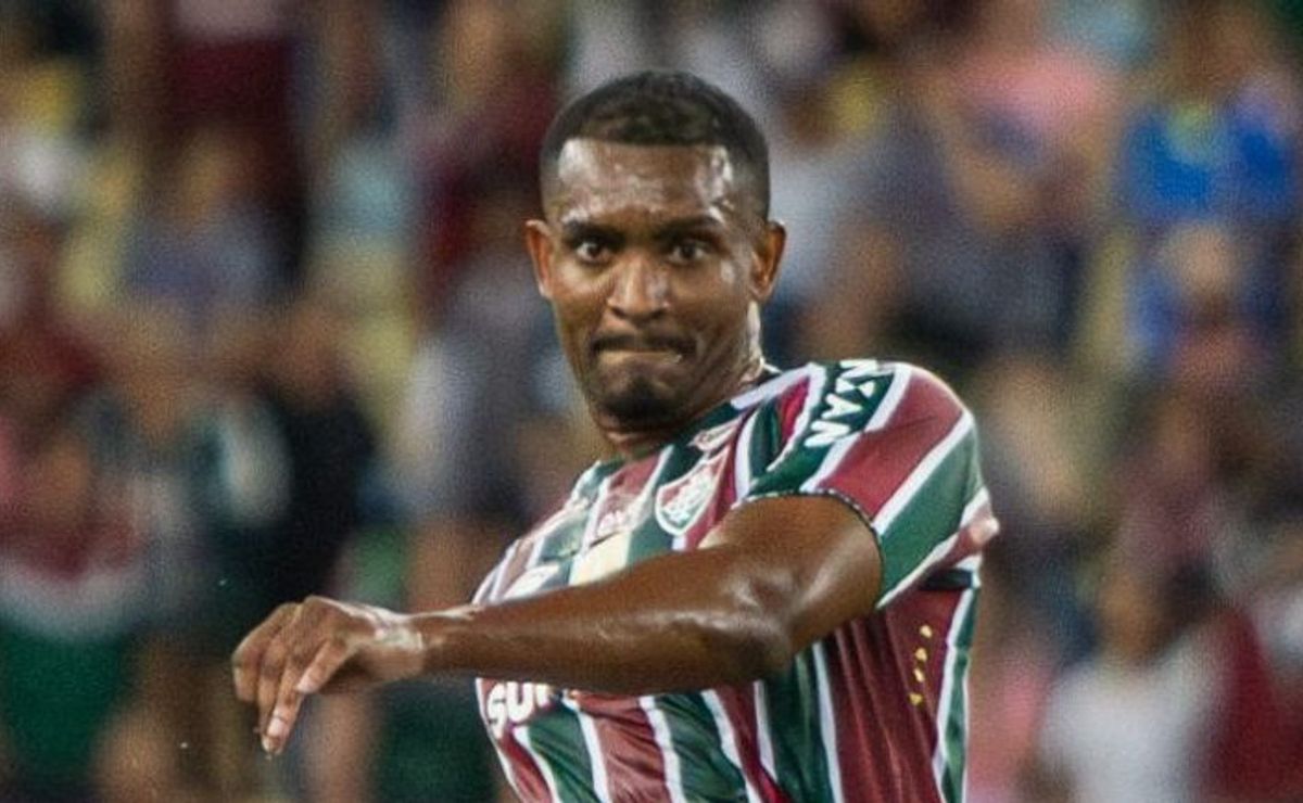 situação de marlon entra em momento decisivo e fluminense aguarda a fifa para renovar