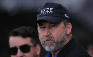 corinthians de augusto melo prioriza contratação de dois zagueiros na janela de julho