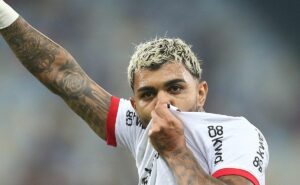 bastidores do negócio entre gabigol e flamengo são expostos e irritação do atacante vem à tona