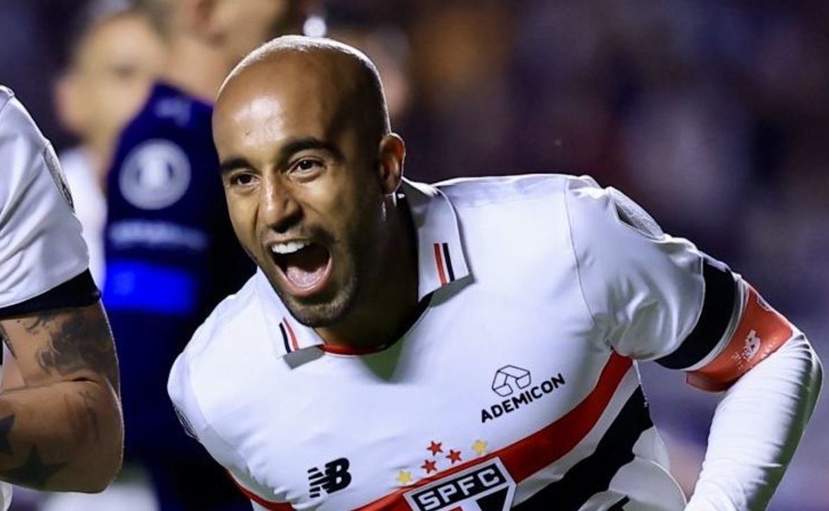 lucas envia mensagem para alex sandro, alvo do são paulo: "eu vi boatos"