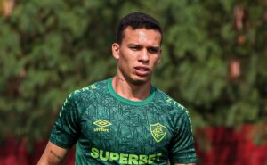 r$ 23,2 milhões: famalicão por faz oferta por calegari e esquenta disputa europeia por lateral do fluminense