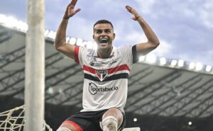 contratação de alisson no cruzeiro é descartada pelo volante do são paulo