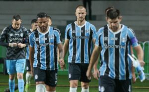 jogadores do grêmio não deram entrevista após a derrota para o internacional